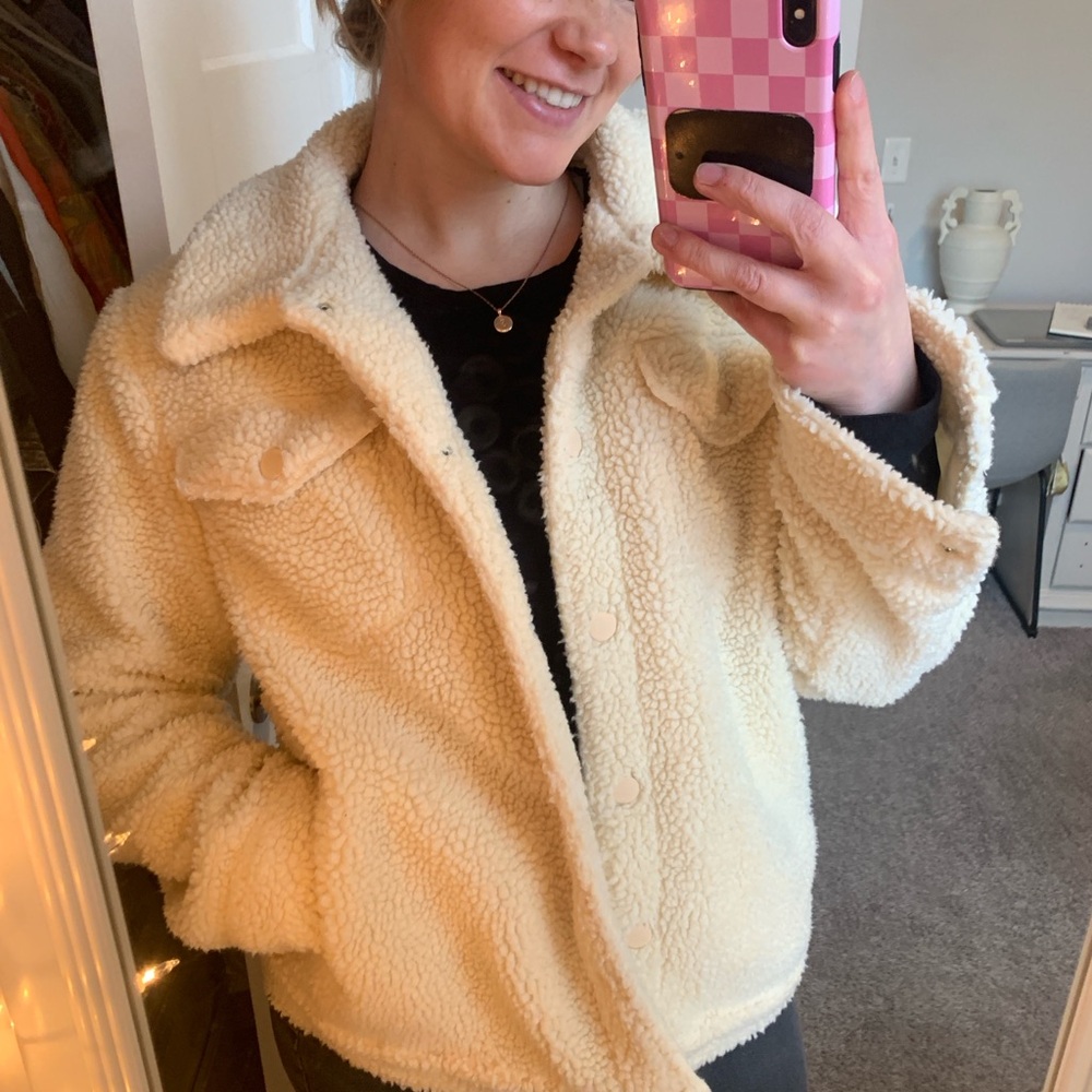 Fluffy winter coat! Cream and cozy jacket that can be dressed up or down!